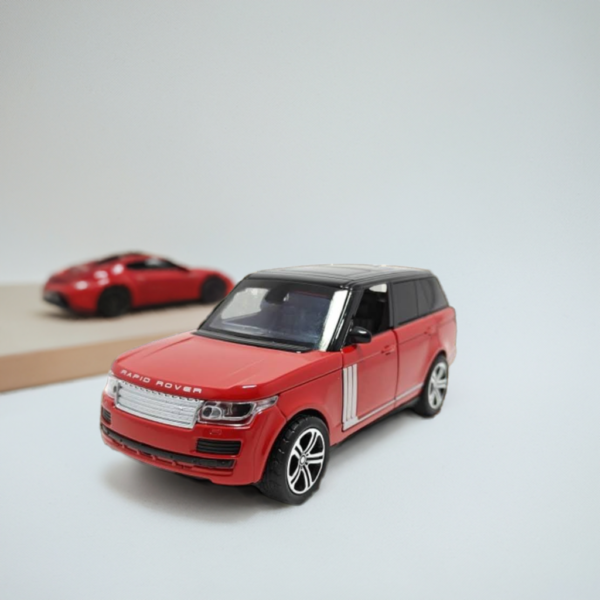 Land Rover Range Rover 1:32 DieCast Model Car Toy - Red - Image 1