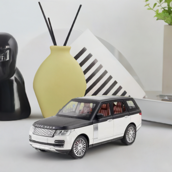 Range Rover Metal Model Diecast Model Car - Big Size 1:24 White - Image 1