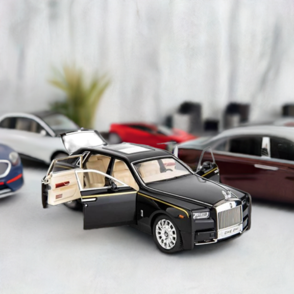 Rolls Royce Phantom Model 1:24 Scale Diecast Car - Black - Image 1